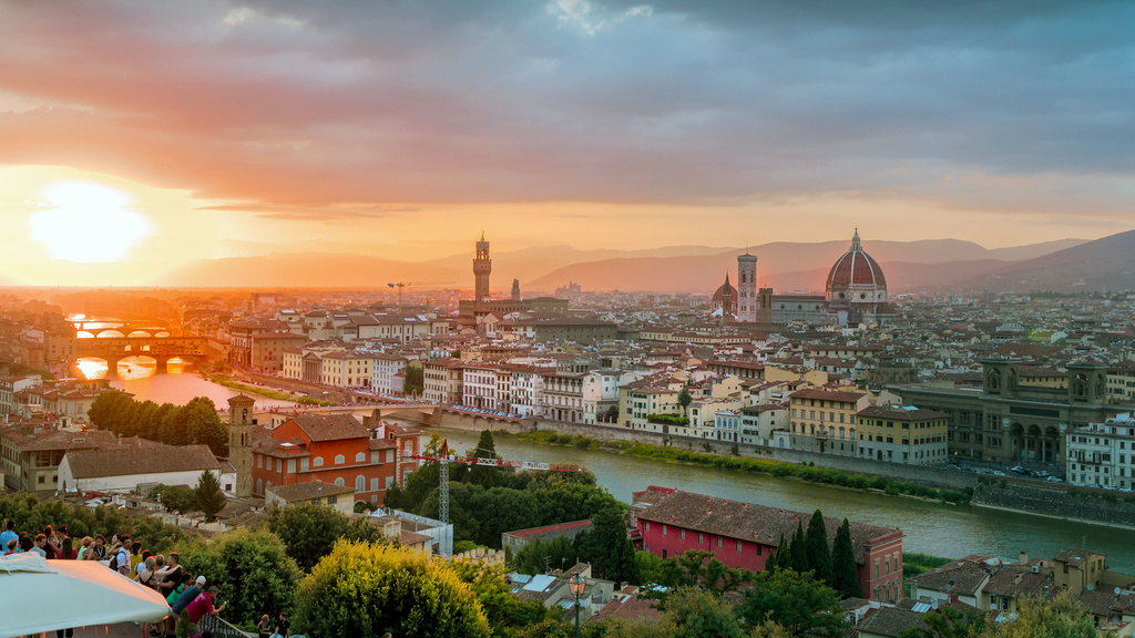 An aerial photo of Florence, Italy at sunset.